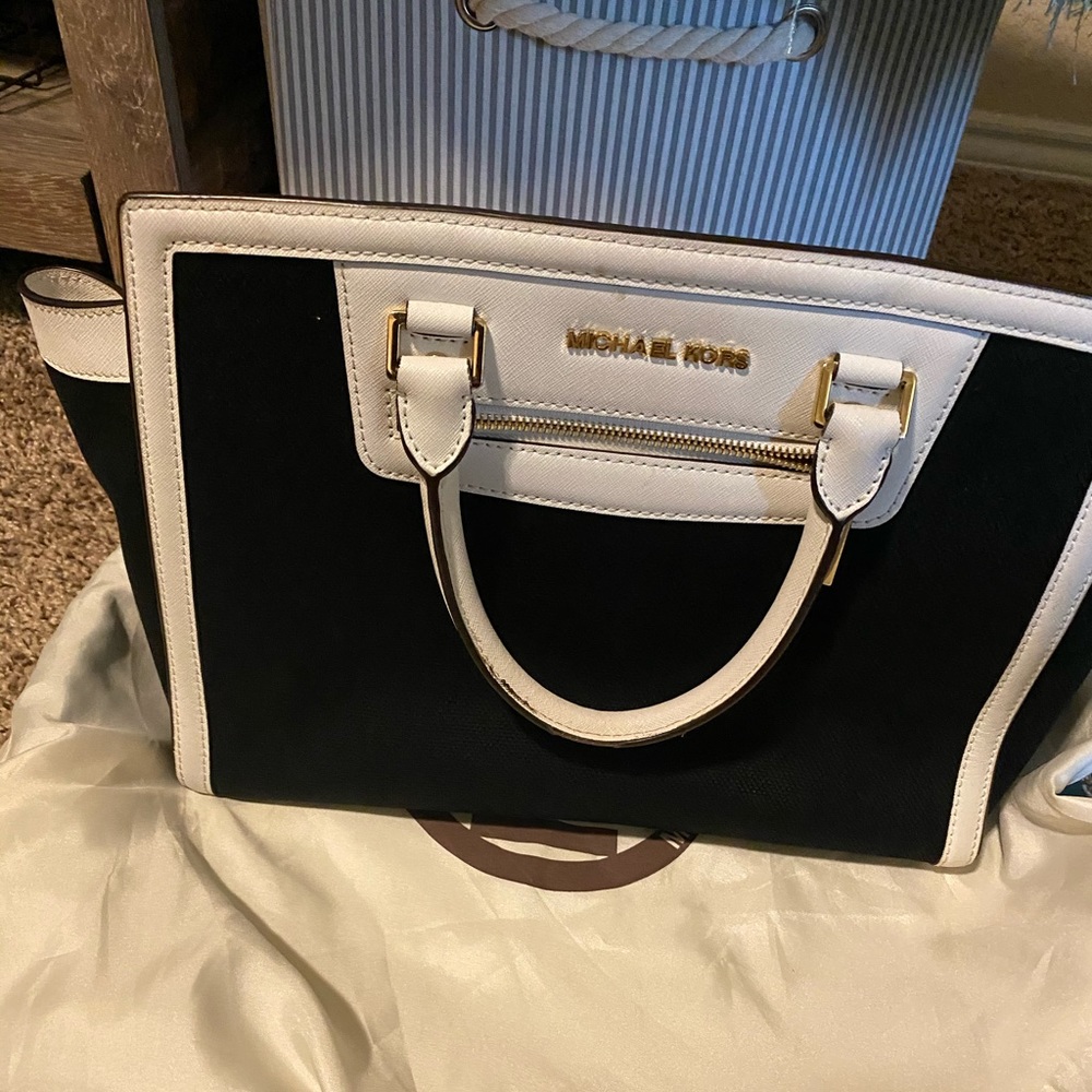 Black and white classic handbag